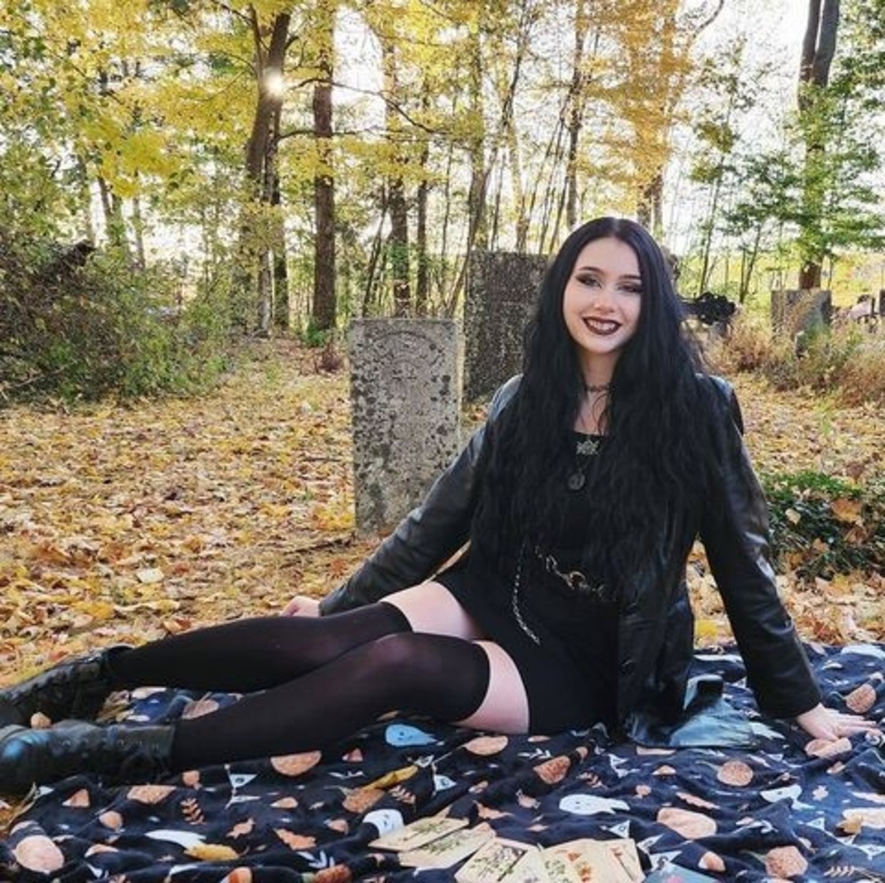 Meet your Posher, Noelle